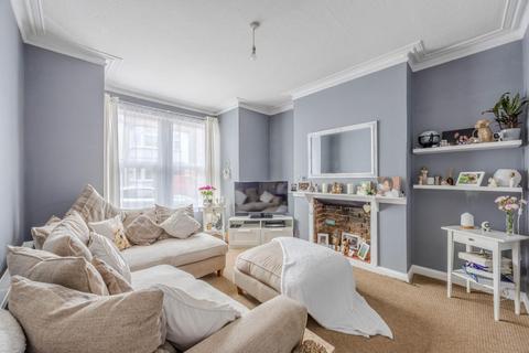 1 bedroom flat for sale, Lymington Avenue, Leigh-On-Sea SS9