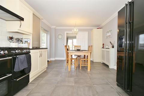 4 bedroom semi-detached house for sale, Platt Mill Close, St Mary's Platt