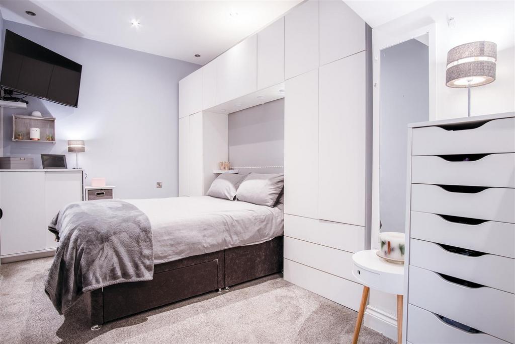 Owners' Bedroom 2