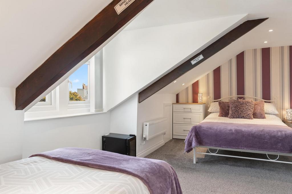 Bedroom 8 "Standard triple en suite"