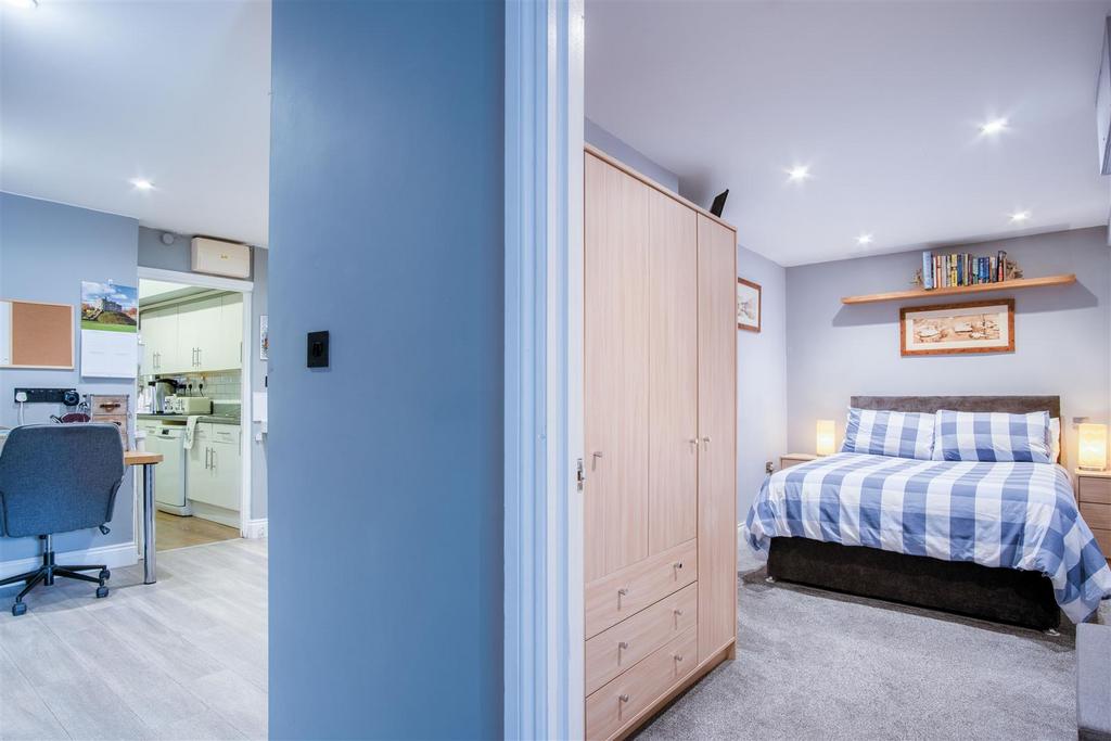Owners' Bedroom 1