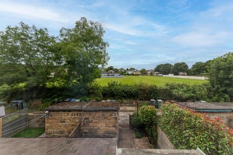 3 bedroom terraced house for sale, Grangefield Avenue, Burley In Wharfedale LS29