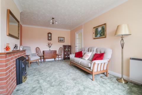 2 bedroom semi-detached bungalow for sale, West Hall Road, King's Lynn PE31