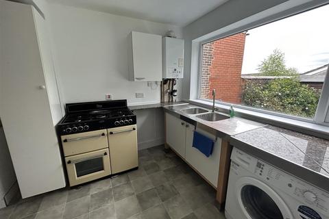112 Edge Lane Road, Oldham, OL1 3RH