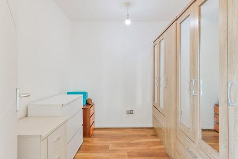18 Lakehurst Road, Epsom, KT19 0ES
