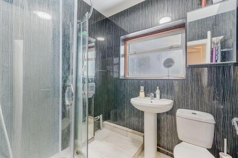 18 Lakehurst Road, Epsom, KT19 0ES
