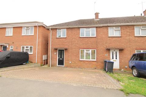 3 bedroom house for sale, Queens Road, Daventry