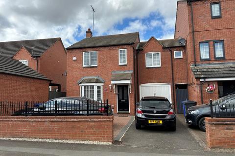 3 bedroom semi-detached house to rent, Quintonside, Northampton NN4