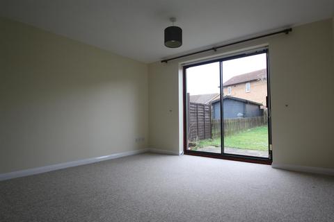 2 bedroom semi-detached house to rent, Hornbeam Road, Bicester