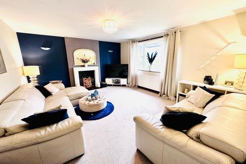 5 bedroom detached house for sale, Benn Lane, Longwood, Huddersfield