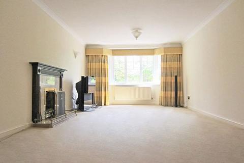 4 bedroom house to rent, Charlton Kings GL53 9AZ