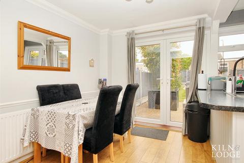 3 bedroom terraced house for sale, Spots Walk, Chelmsford
