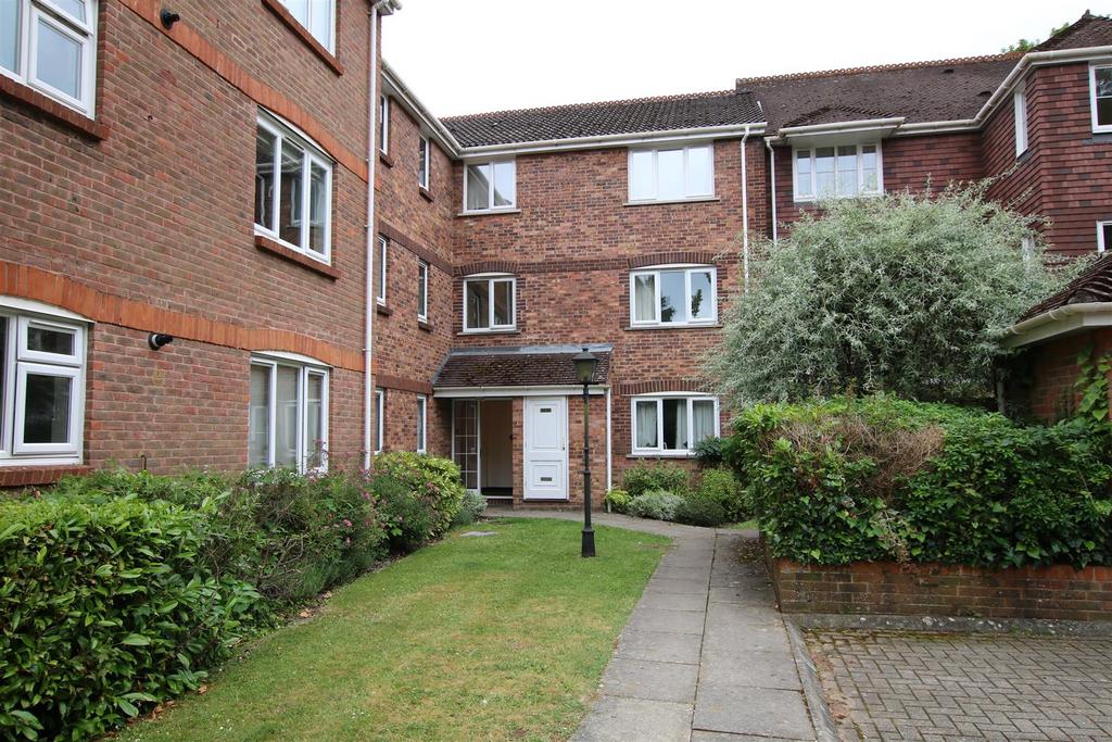 North Parade, Horsham 1 bed flat for sale £230,000