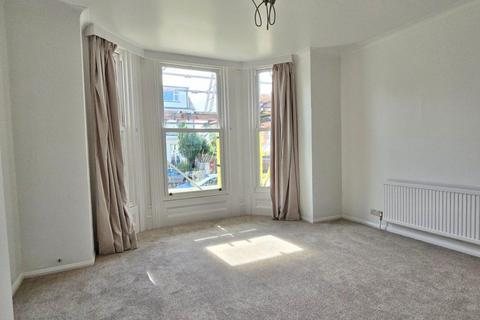 2 bedroom flat to rent, Enys Road, East Sussex BN21