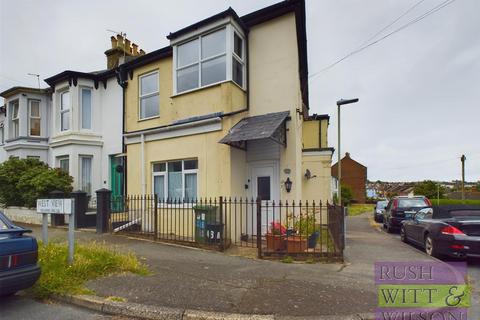 2 bedroom maisonette for sale, West View, Hastings