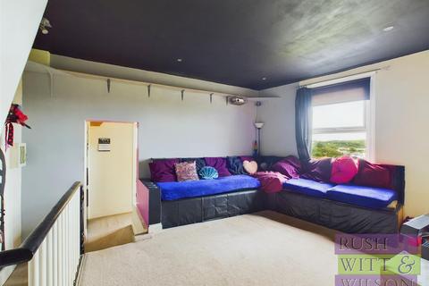 2 bedroom maisonette for sale, West View, Hastings