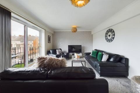 3 bedroom flat for sale, Barr Place, Paisley PA1