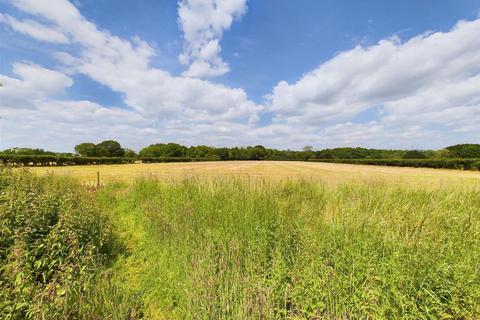 2 bedroom detached house for sale, Shipdham Road, Westfield