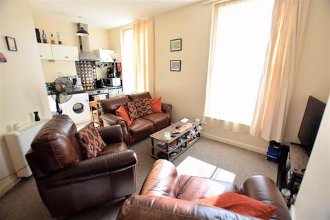 2 bedroom flat for sale, West Square, Scarborough