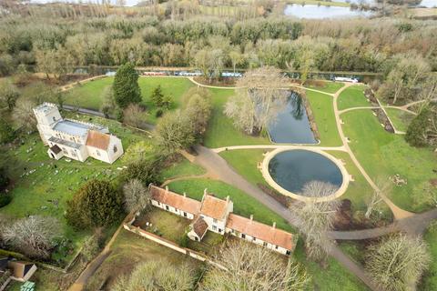 4 bedroom end of terrace house for sale, Parklands, Great Linford, Milton Keynes