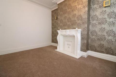 3 bedroom terraced house to rent, Barley Bank Street, Darwen