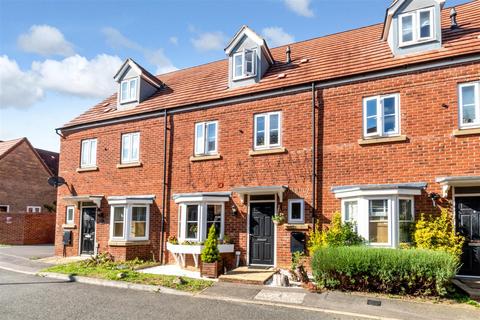 4 bedroom terraced house for sale, Heston Walk, Oxley Park, Milton Keynes