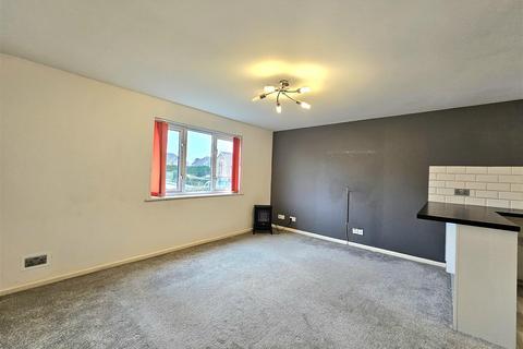 2 bedroom ground floor flat for sale, Broad Oak Close, Eastbourne BN23
