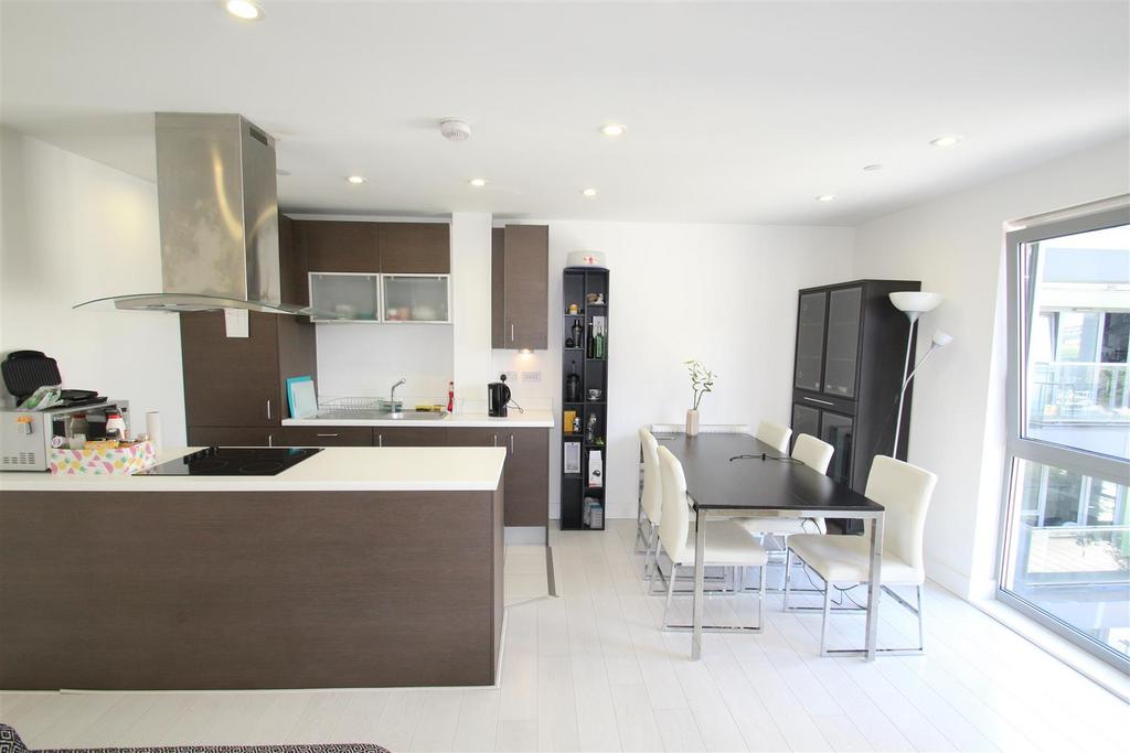 Kitchen / dining space