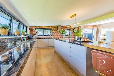2 bedroom detached bungalow for sale, Green End Lane, Great Holland, Frinton-On-Sea