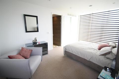 2 bedroom flat to rent, Nougat Court, Taylor Place, London E3