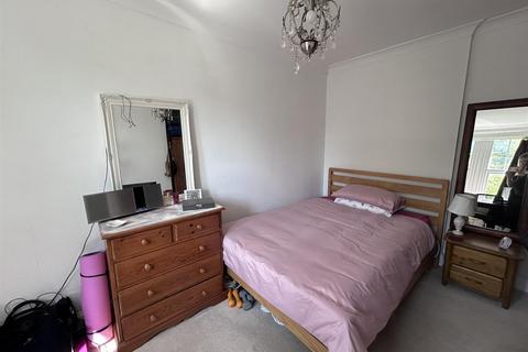 2 bedroom flat to rent, Wood Street, Swanley BR8