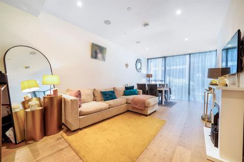 2 bedroom apartment to rent, Juniper Drive, London