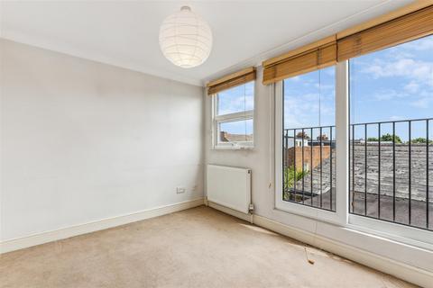 2 bedroom maisonette for sale, Florence Road, London