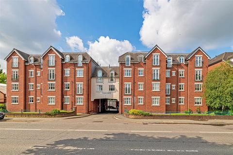 2 bedroom apartment to rent, Parkgate Court, Wilderspool Causeway, Warrington