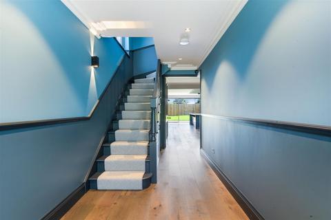 30 The Oval, Banstead, SM7 2RA