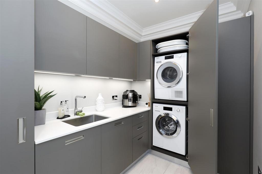 Cottenham Pk Rd 121 - Utility.jpg