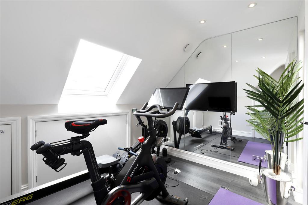 Cottenham Pk Rd 121 - Loft Gym.jpg