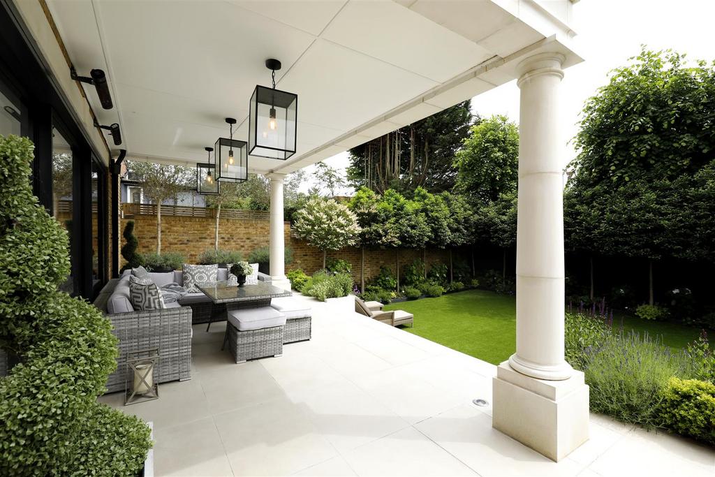 Cottenham Pk Rd 121 - Terrace lamps.jpg