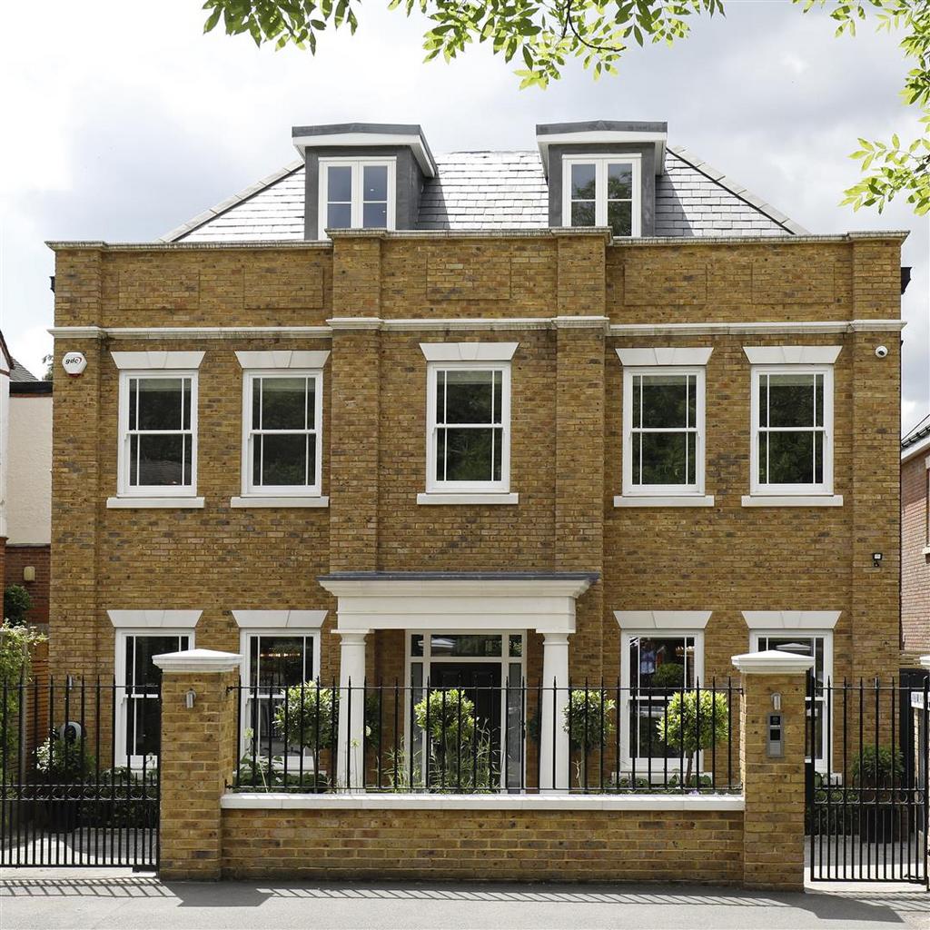 Cottenham Pk Rd 121 - Ext close.jpg