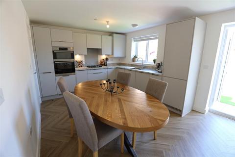 4 bedroom detached house to rent, 30 Fitzhamon Road, Clare Garden, Cowbridge, CF71 7FW