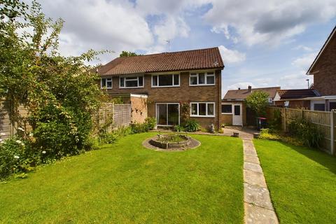 105 Arden Road, Furnace Green, Crawley, RH10 6HN