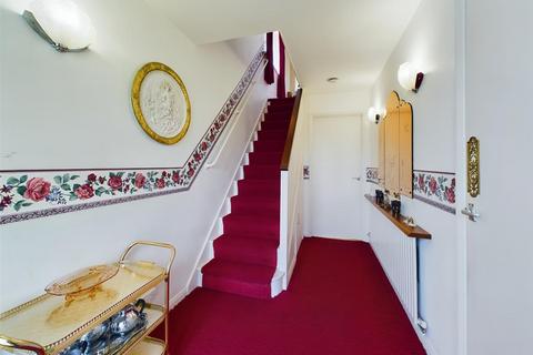 105 Arden Road, Furnace Green, Crawley, RH10 6HN