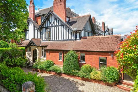 7 bedroom semi-detached house for sale, 25 Victoria Road, Penarth, CF63 3HX