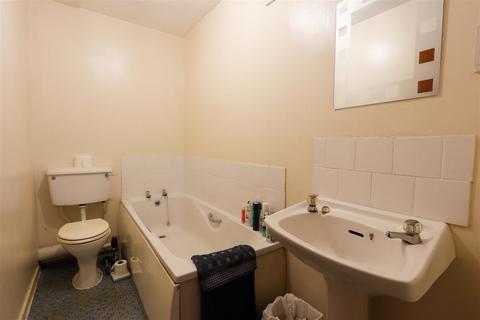 16 Spires Walk, Barry, CF63 1FJ