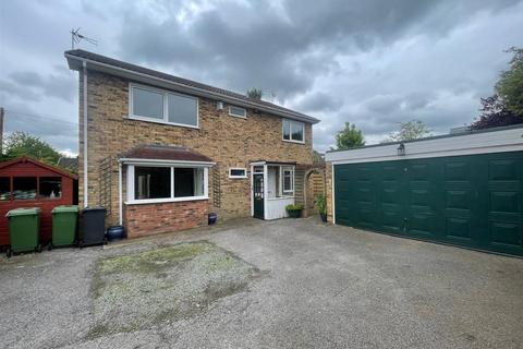 4 bedroom detached house to rent, School Lane, Fulford