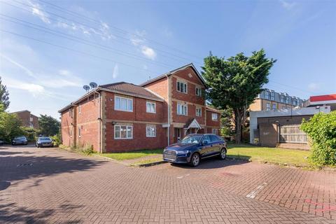 1 bedroom flat for sale, Cromer Court, Hawthorne Crescent, Slough