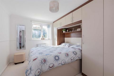 1 bedroom flat for sale, Cromer Court, Hawthorne Crescent, Slough