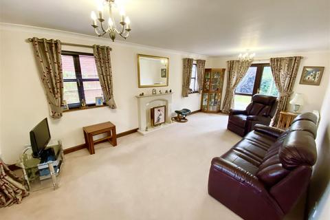 5 bedroom detached house for sale, Bazeley Way, Wem