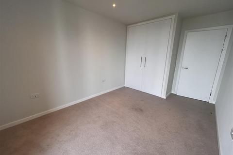 2 bedroom apartment to rent, The Gate, Meadowside  Manchester