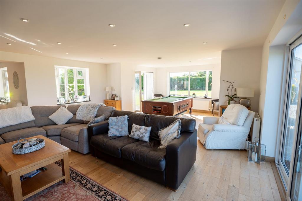Interior Photographs - Penrallt, Benllech-30.jpg